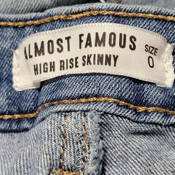 Almost Famous High Rise Skinny Jeans Womens Size 0 Light Wash Ripped Denim Pants - Picture 4 of 5